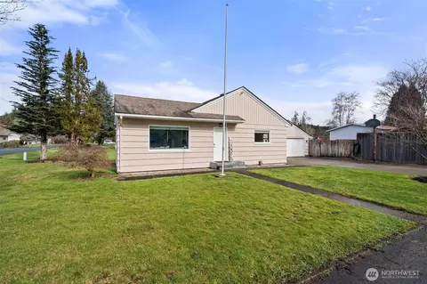 Exterior - 5301 School St, Raymond, WA 98577 photo 2 of 10