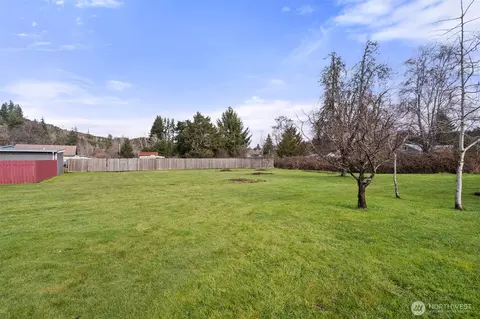 Exterior - 5301 School St, Raymond, WA 98577 photo 7 of 10