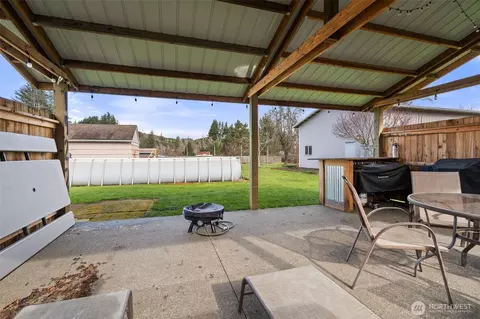 Exterior - 5301 School St, Raymond, WA 98577 photo 4 of 10