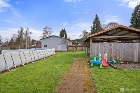 Exterior - 5301 School St, Raymond, WA 98577 photo 6 of 10
