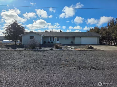 816 E 3rd Ave, Lind, WA 99341