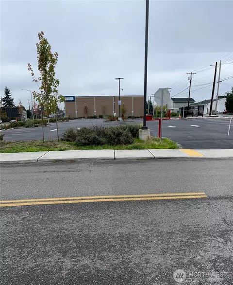 1216 N Broadway, Everett, WA 98201 photo 4