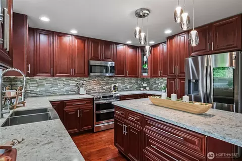 Kitchen - 9604 25th Dr SE, Everett, WA 98208 photo 2 of 5
