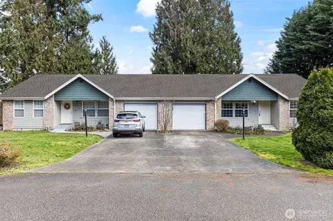 15207 15209 95th Avenue Ct E, Puyallup, WA 98375