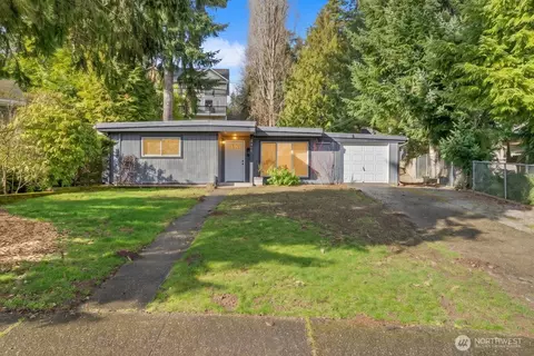 3012 SW 102nd St, Seattle, WA 98146