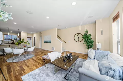 Living - 16528 2nd Park SE, Bothell, WA 98012 photo 4 of 4