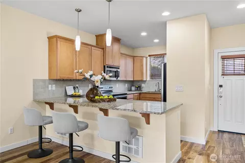 Kitchen - 16528 2nd Park SE, Bothell, WA 98012 photo 1 of 4