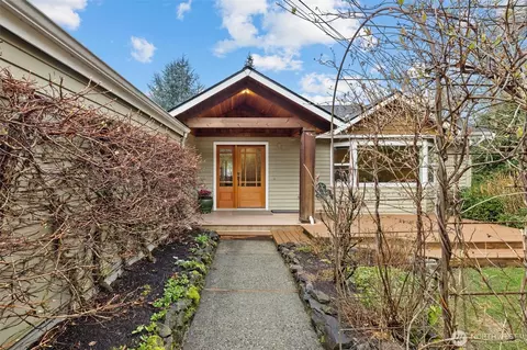 403 Slater St S, Kirkland, WA 98033