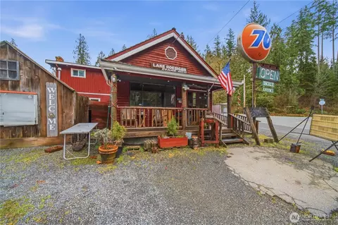 810 S Lake Roesiger Rd, Snohomish, WA 98290