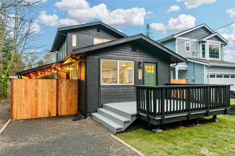 912 Austin Ave, Port Orchard, WA 98366