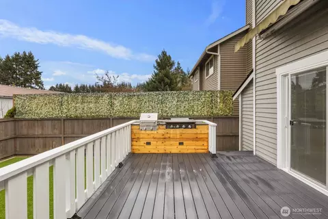 Exterior - 3933 119th Pl SE, Everett, WA 98208 photo 5 of 8