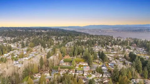 View/Area - 3933 119th Pl SE, Everett, WA 98208 photo 1 of 2