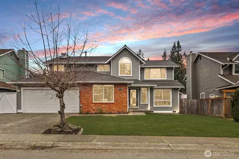 Exterior - 3933 119th Pl SE, Everett, WA 98208 photo 2 of 8