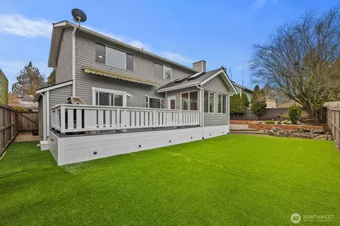 Exterior - 3933 119th Pl SE, Everett, WA 98208 photo 6 of 8
