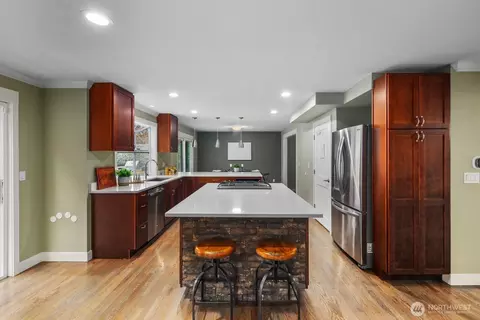 Kitchen - 3933 119th Pl SE, Everett, WA 98208 photo 3 of 3