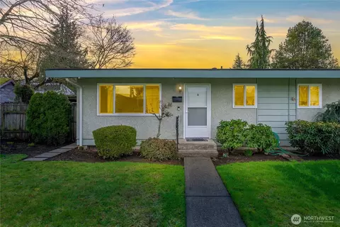 1100 7th Ave SE #8, Puyallup, WA 98372