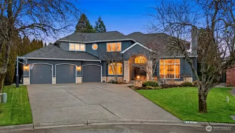 27239 SE 27th St, Sammamish, WA 98075