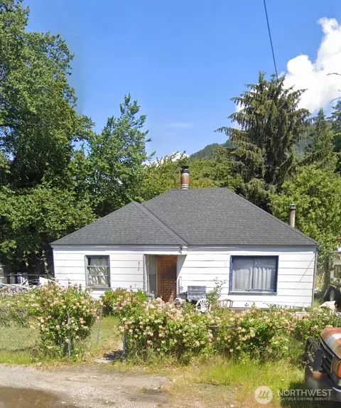 910 Madison Ave, Darrington, WA 98241