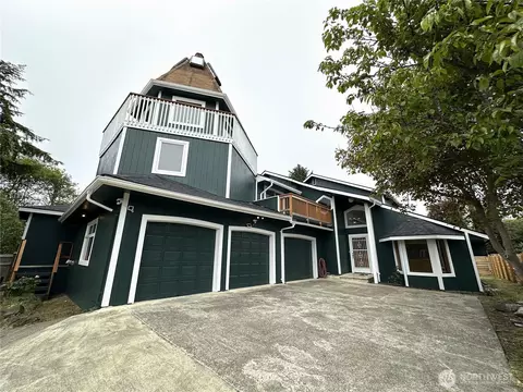 832 Whale Ct SW, Ocean Shores, WA 98569