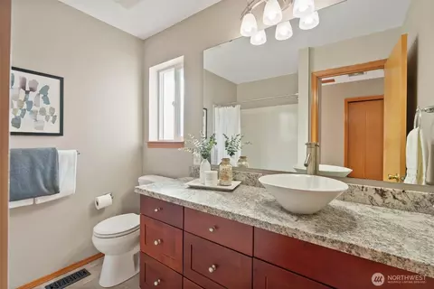 Bath - 5811 153rd Pl SE, Everett, WA 98208 photo 4 of 4