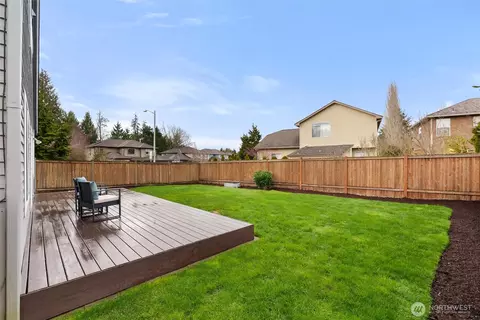 Exterior - 5811 153rd Pl SE, Everett, WA 98208 photo 7 of 9