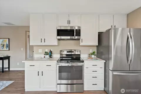 Kitchen - 5811 153rd Pl SE, Everett, WA 98208 photo 2 of 3