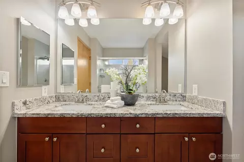 Bath - 5811 153rd Pl SE, Everett, WA 98208 photo 3 of 4