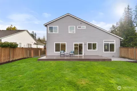 Exterior - 5811 153rd Pl SE, Everett, WA 98208 photo 8 of 9