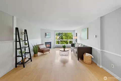 9416 1st Ave NE #305, Seattle, WA 98115