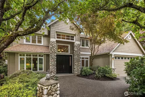 8425 213th Pl NE, Redmond, WA 98053