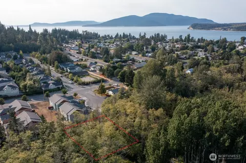 2009 18th St, Anacortes, WA 98221