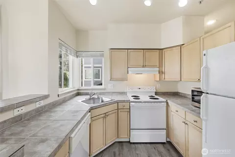 Kitchen - 3914 243rd Pl SE #L301, Bothell, WA 98021 photo 1 of 1
