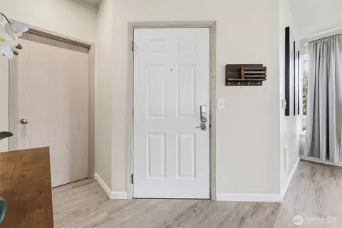Entry Way - 3914 243rd Pl SE #L301, Bothell, WA 98021 photo 2 of 3
