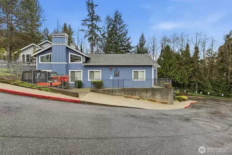 Exterior - 3914 243rd Pl SE #L301, Bothell, WA 98021 photo 2 of 4