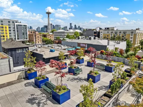 17 W Mercer St #304, Seattle, WA 98119
