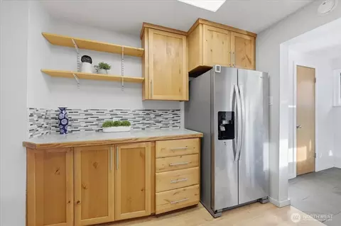 Kitchen - 2005 Mcdougall Ave, Everett, WA 98201 photo 2 of 3