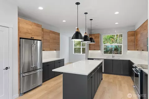 720 Newport Way NW, Issaquah, WA 98027