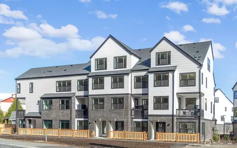 720 Newport Way NW, Issaquah, WA 98027