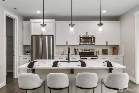 Kitchen - 311 Hogan Dr, Enumclaw, WA 98022 photo 2 of 3