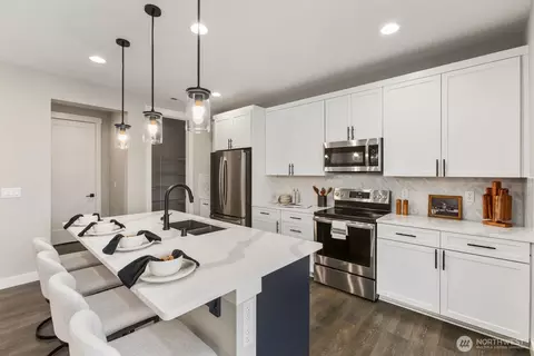 Kitchen - 311 Hogan Dr, Enumclaw, WA 98022 photo 1 of 3