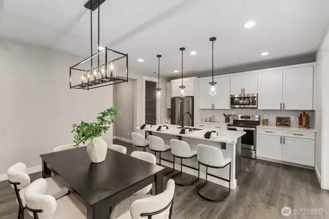 Dining - 311 Hogan Dr, Enumclaw, WA 98022 photo 3 of 3