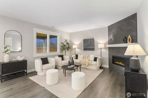 Living - 311 Hogan Dr, Enumclaw, WA 98022 photo 1 of 3