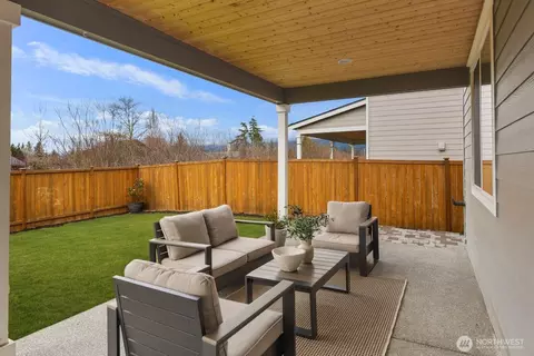 Exterior - 311 Hogan Dr, Enumclaw, WA 98022 photo 2 of 8