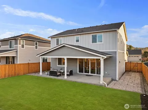 Exterior - 311 Hogan Dr, Enumclaw, WA 98022 photo 4 of 8