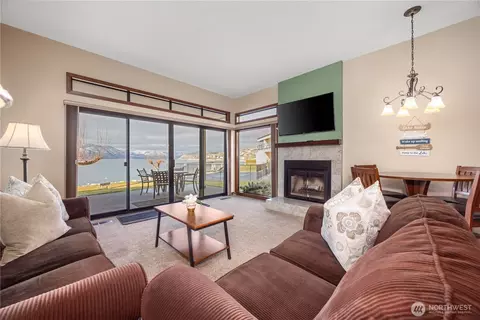 100 Lake Chelan Shores Dr #11-3, Chelan, WA 98816