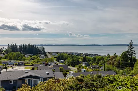 987 NW Camano Dr, Camano Island, WA 98282