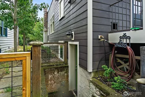 1114 N 77th St, Seattle, WA 98103 photo 17