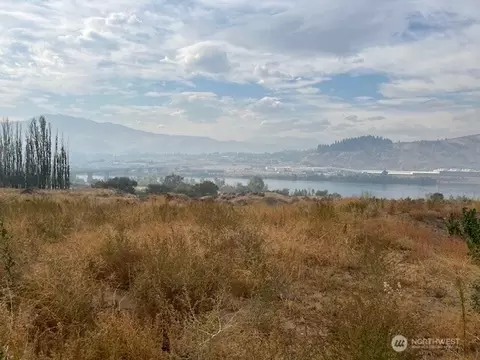 315 NW Deep River Ct, East Wenatchee, WA 98802