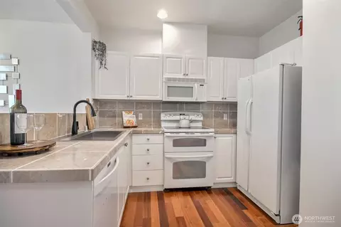 Kitchen - 16232 118th Ln NE #1-4, Bothell, WA 98011 photo 1 of 2