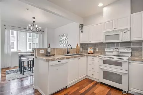Kitchen - 16232 118th Ln NE #1-4, Bothell, WA 98011 photo 2 of 2